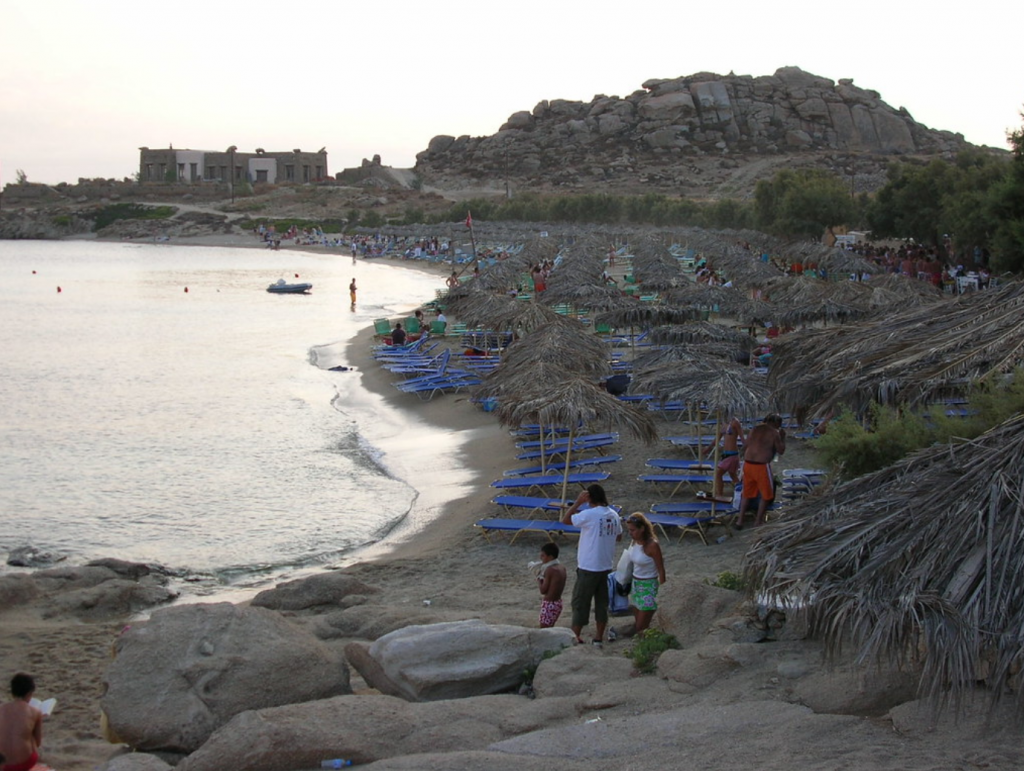 Paraga beach in Mykonos - the sunbeds, the umbrellas and the sea of Paraga beach