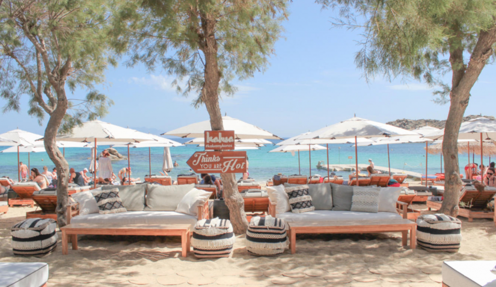 Kalua beach bar sunbeds and umbrellas