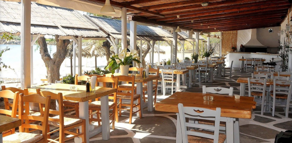 Tasos Tavern at Paraga beach